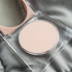 KKW Beauty Brightening Powder - 2